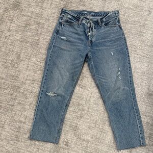 Old Navy Women's Straight Leg Jeans in Distressed Blue